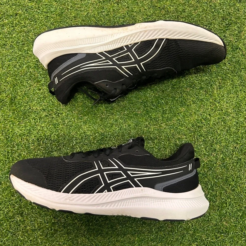 Asics Gel-Contend 8 Mens Running Shoes Black White 1011B492 Size 8